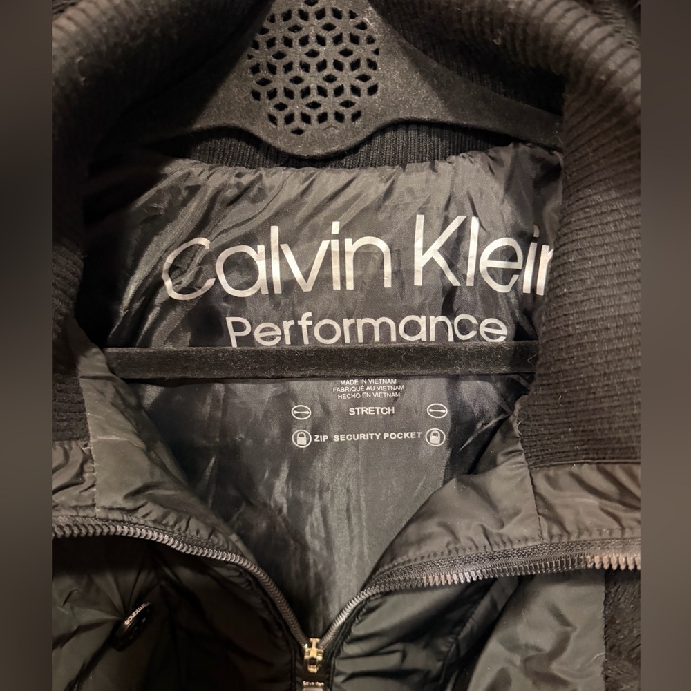 Calvin Klein Performance Women’s 3X Black Quilted Jacket Faux Fur Hood - Picture 3 of 4